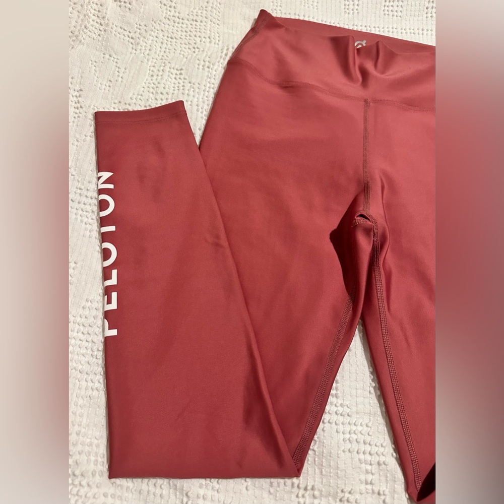 Peloton Solid Flex Legging Red Large - image 2